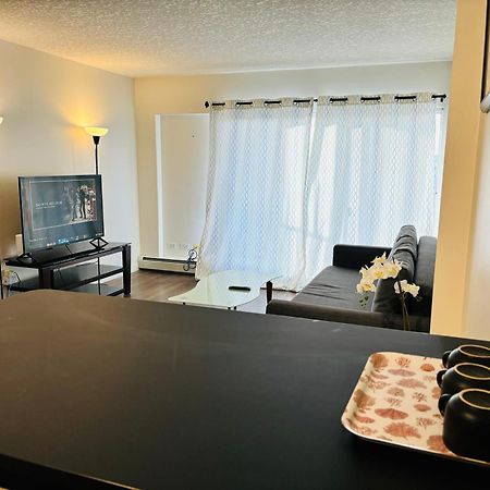 7Th Floor 1 Bedroom Condo With Parking Calgary Exterior photo